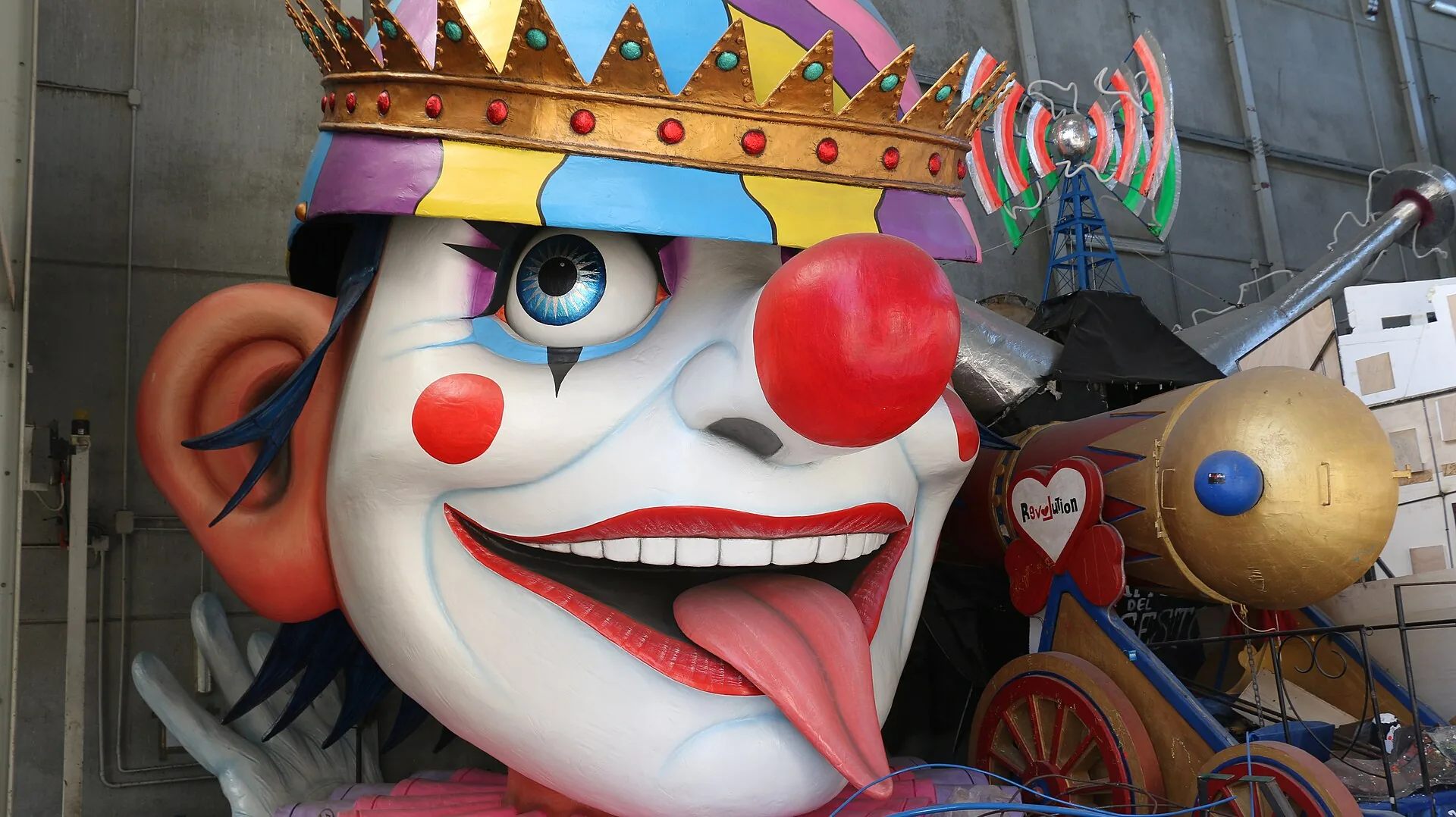 Dettaglio di un carro allegorico in cartapesta del Carnevale di Viareggio